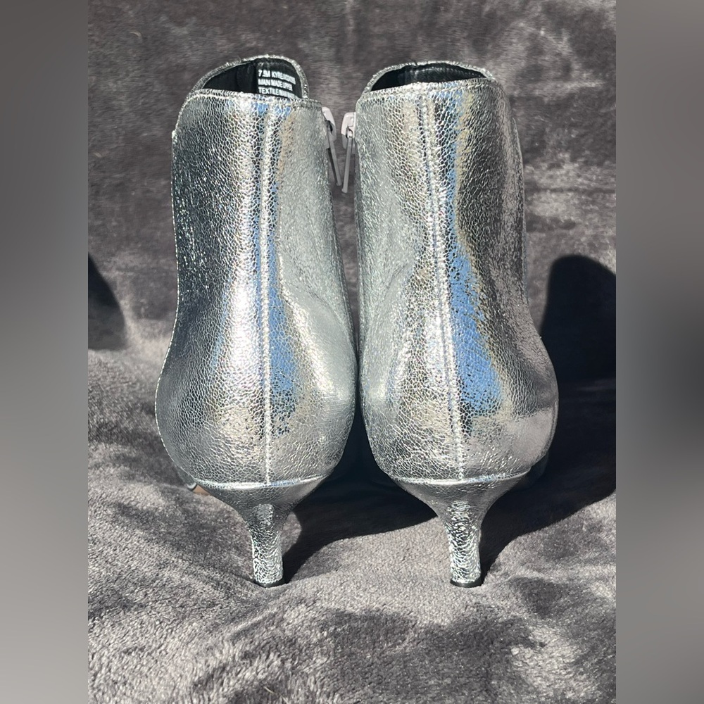 XOXO silver metallic ankle boots. Kitten heel. Holiday party. 7.5-8. New - Picture 6 of 10